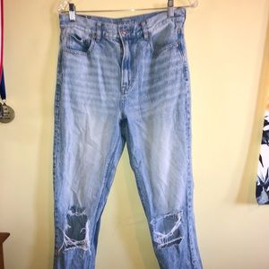 Women’s American Eagle Mom Jean